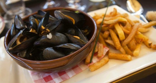 MOULES-FRITES