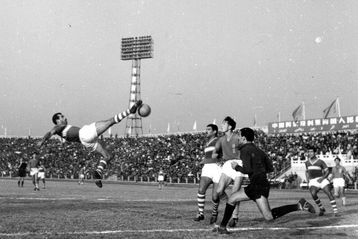 Histoire(s) de foot : L'équipe du FLN – US Cluny football – site officiel